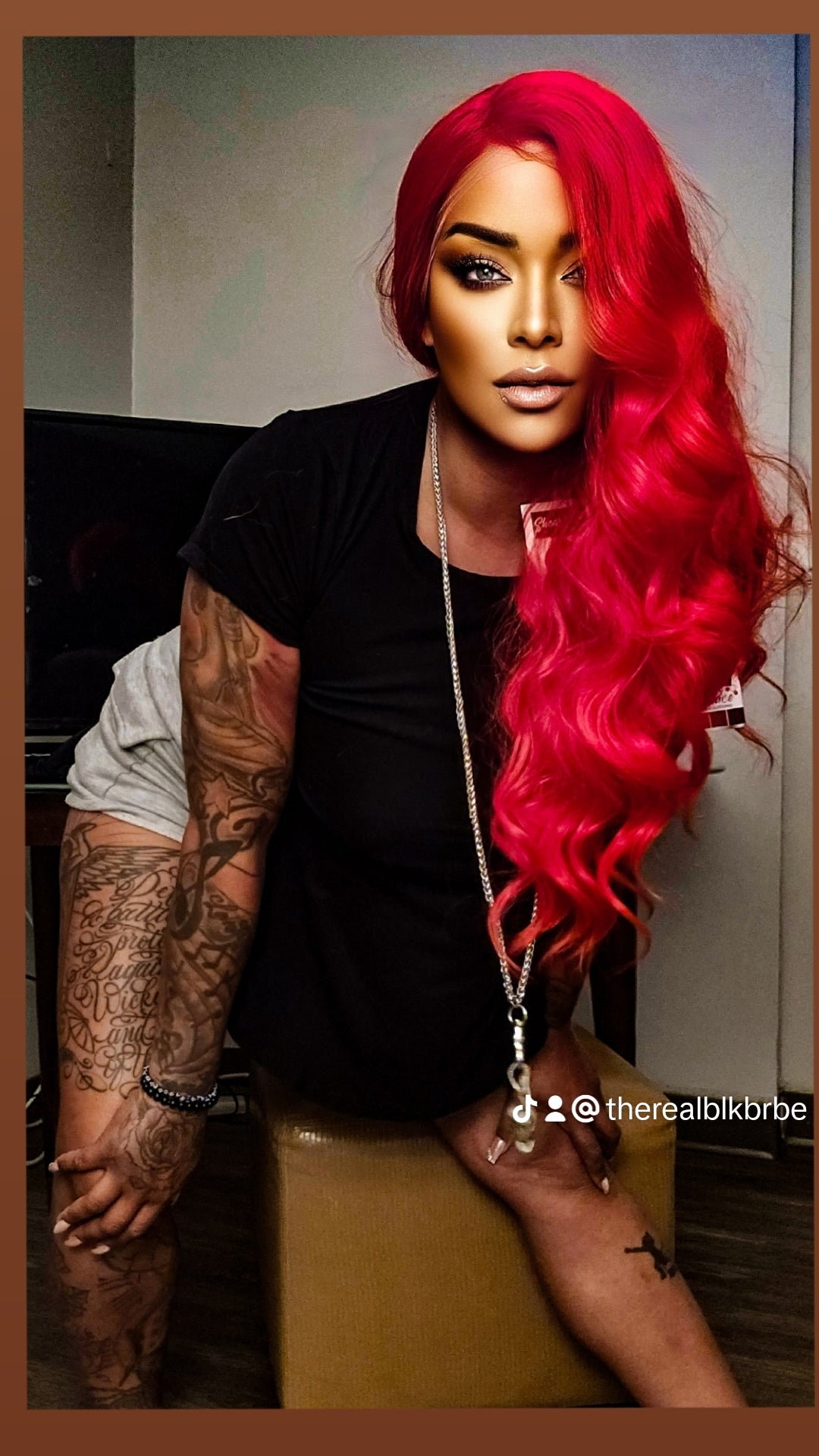 26" fire red lacefront
