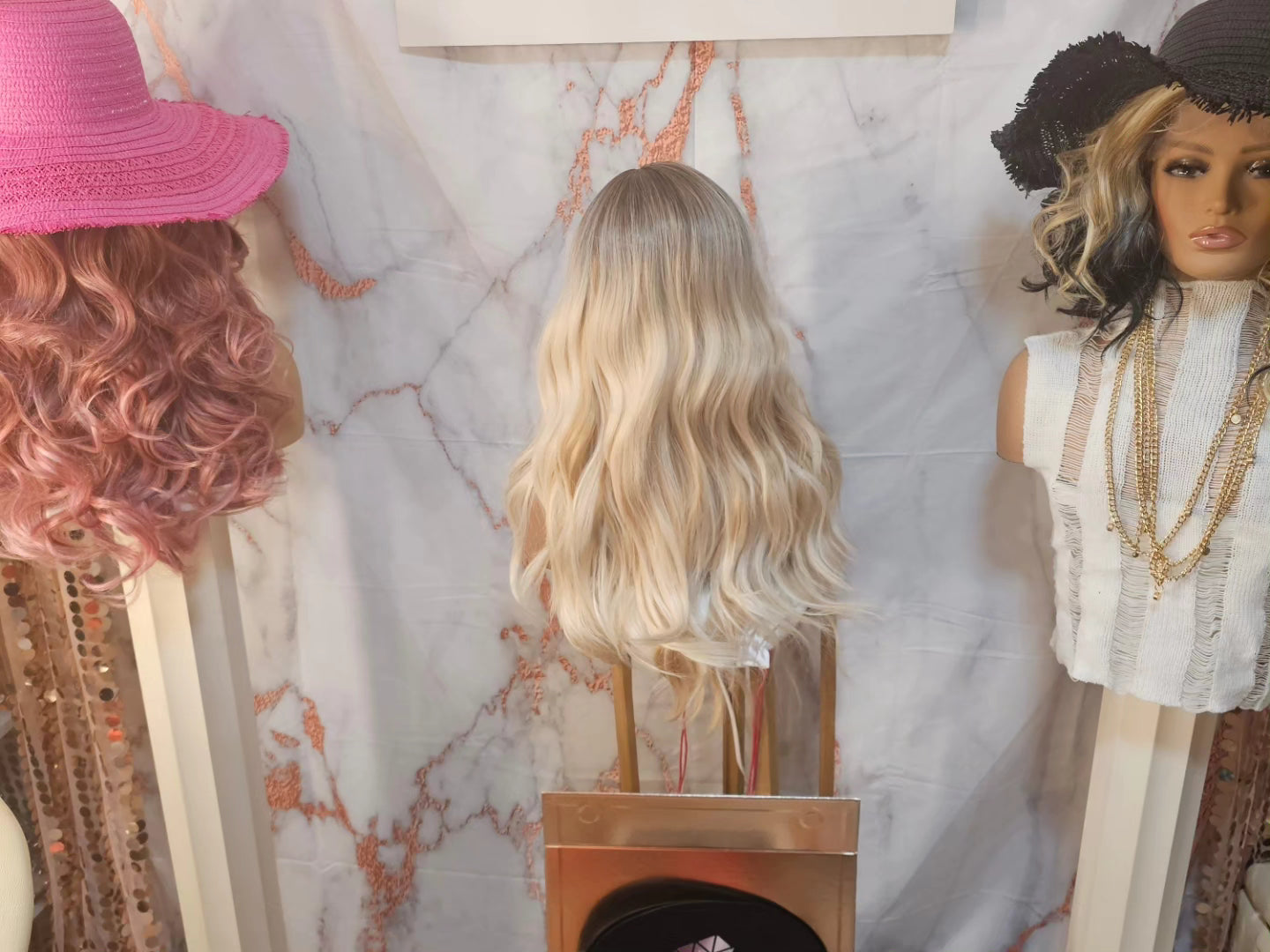 20" blonde ombre banged wig